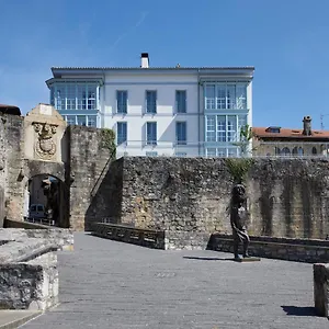 hondarribia-suites.sansebastianhotels.net/